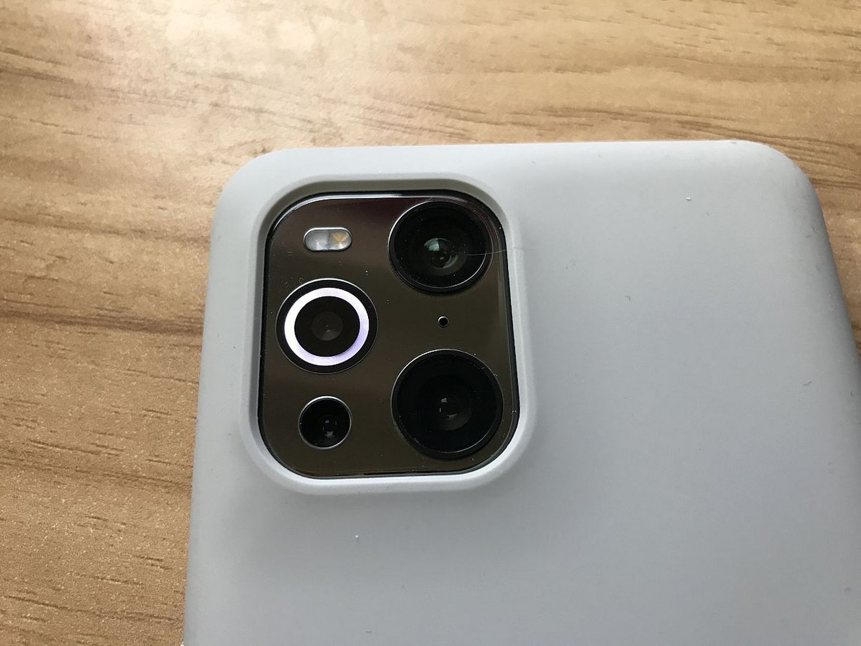 iphone15或采用潜望式摄像头#  在将iphone 14 pro机型的百万像素条