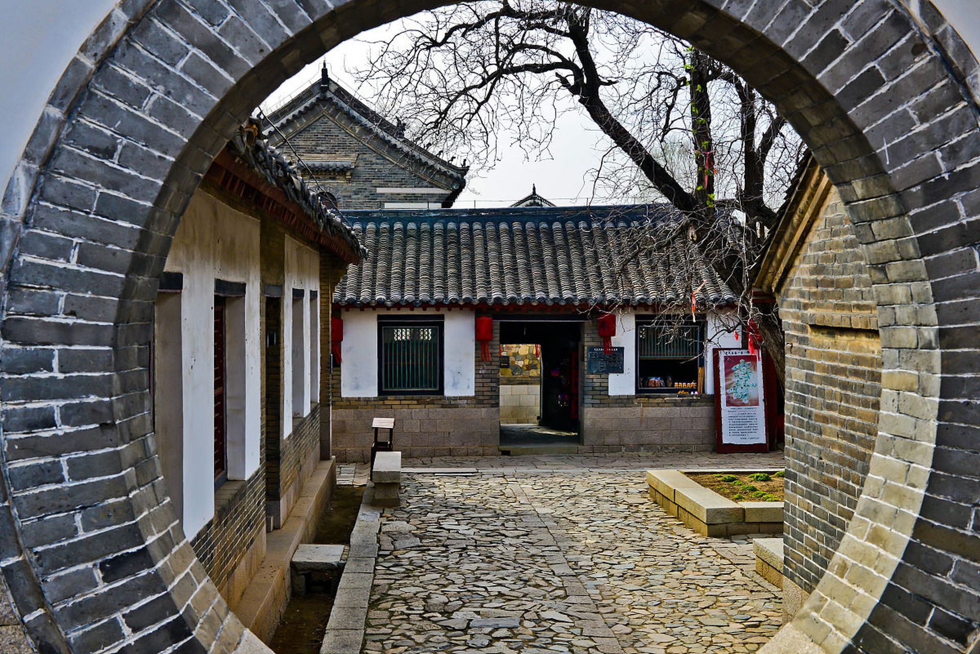 嗨,大家好,今天我向大家推荐一部袁立等人主演的电视剧《牟氏庄园》