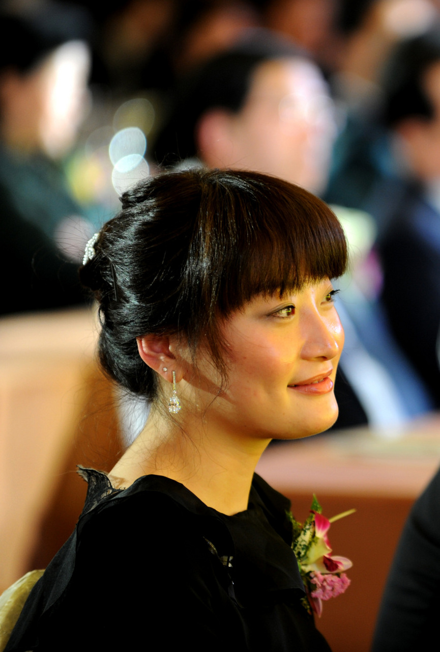 2021年,宗馥莉在《胡润女企业家榜》上露脸,拿到了第16名的好成绩.