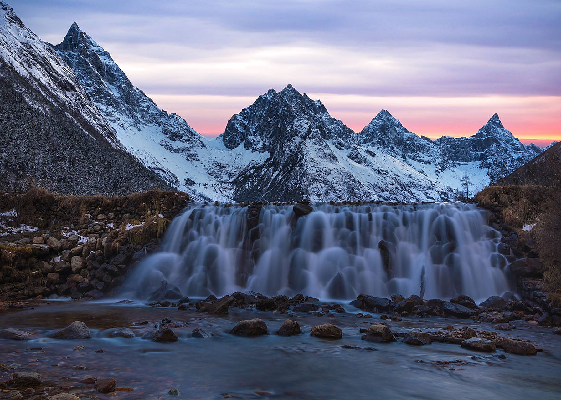 做人要坦坦荡荡,不要过于贪心和不择手段.