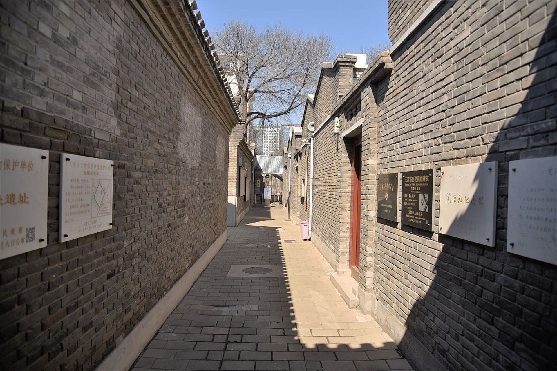 保定的古老街区.走在这里的小巷里,仿佛穿越回了历史的长河.