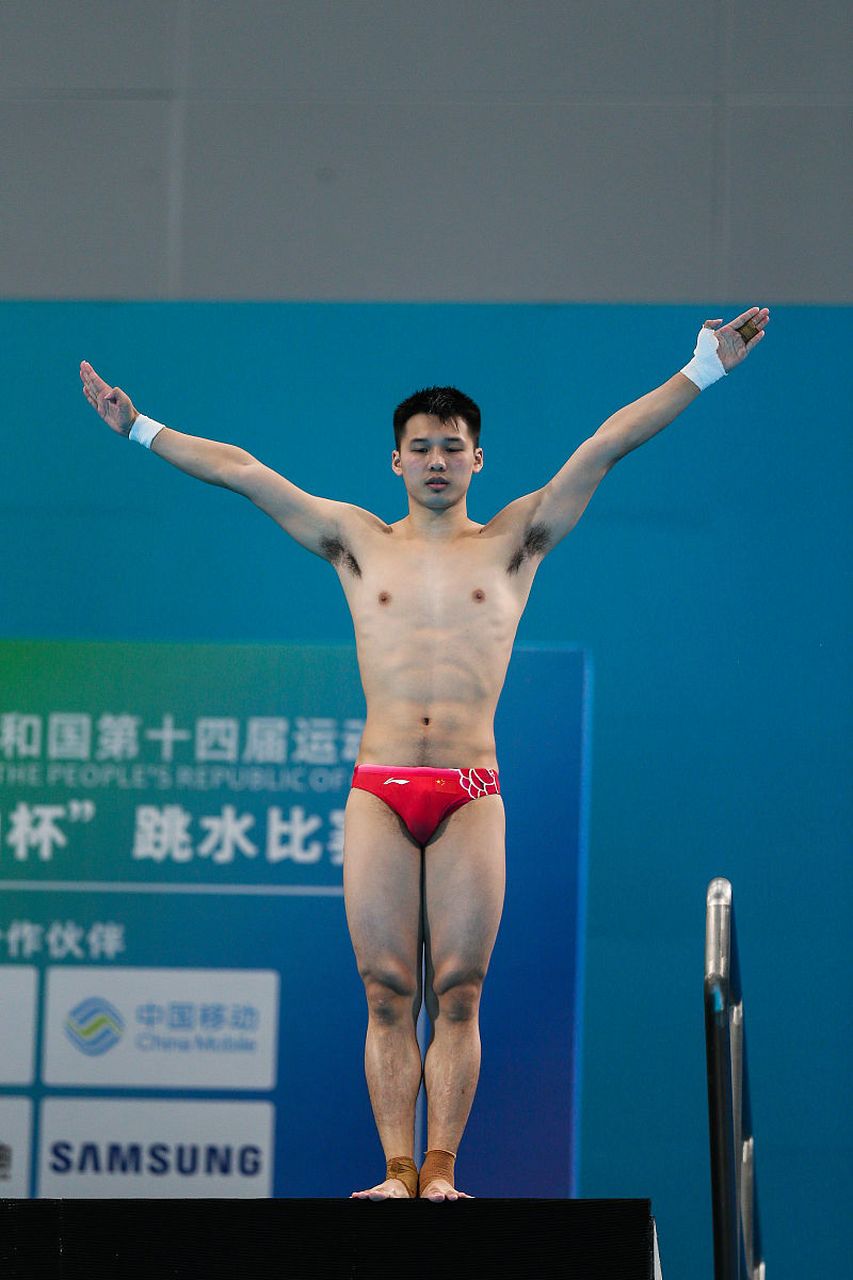 话说陈艾森,这名字在跳水界可是如雷贯耳啊!