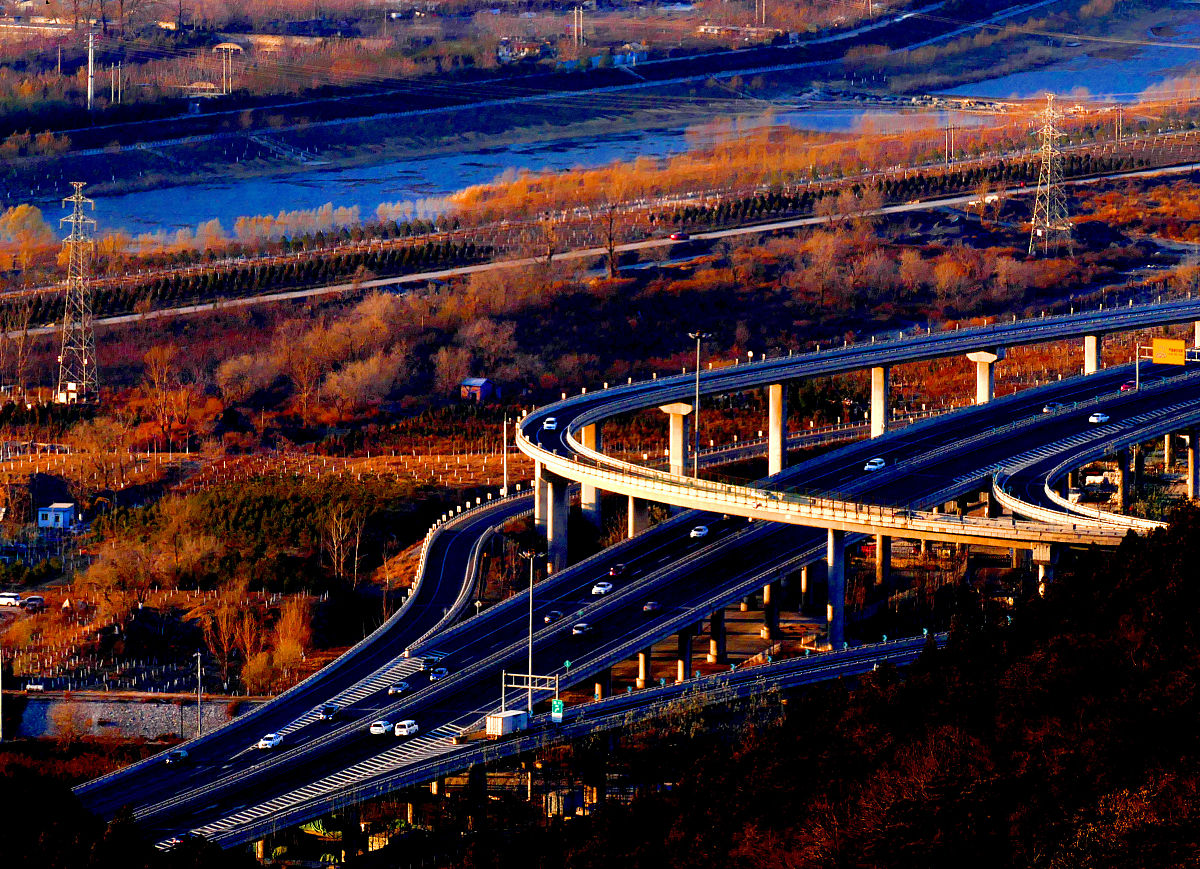 通过充分利用我们的时间和精力,我们不仅可以让自己过