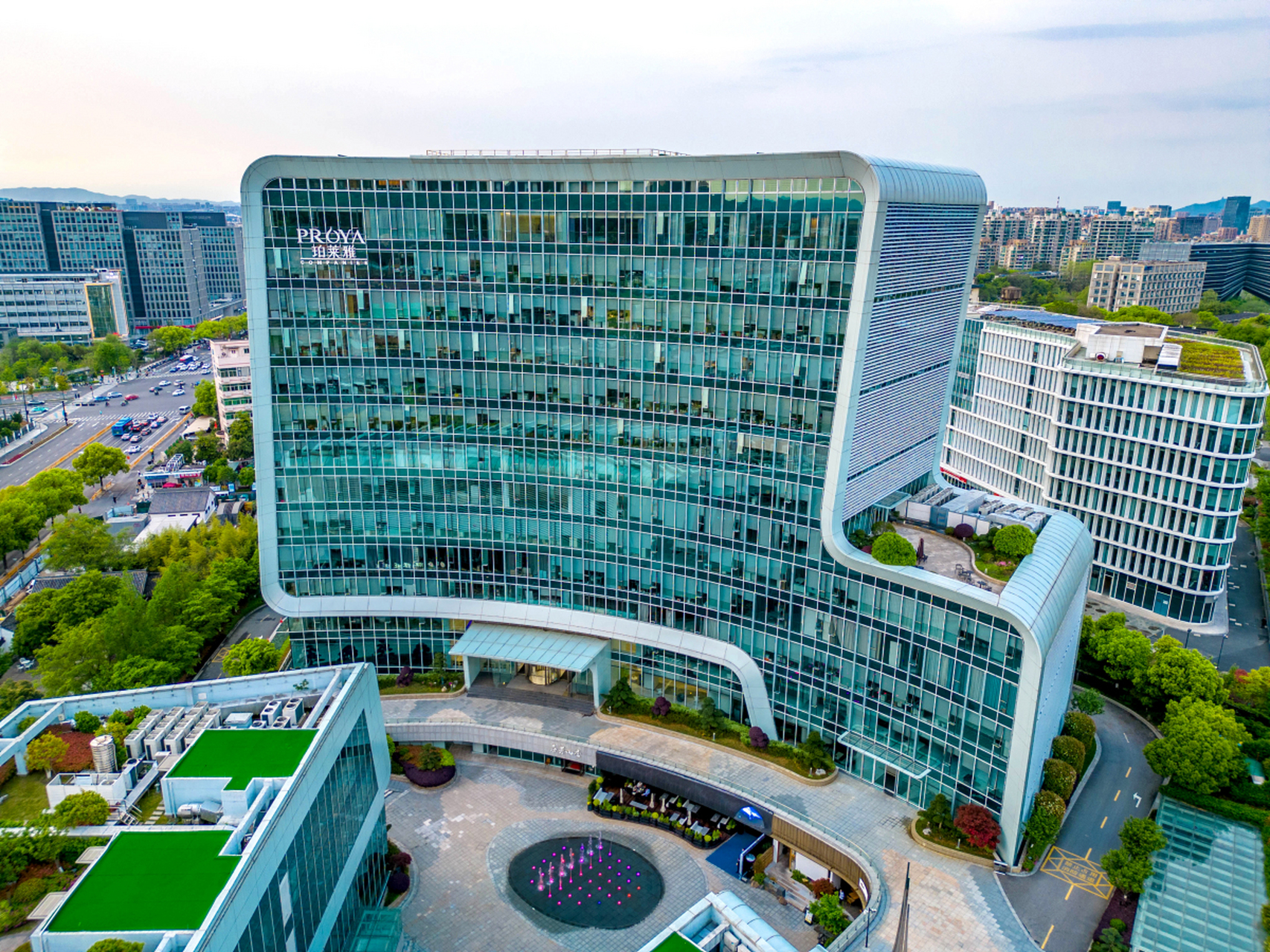 今天我要带你们了解一个上海的科技明星——上海超级计算中心(ssc).