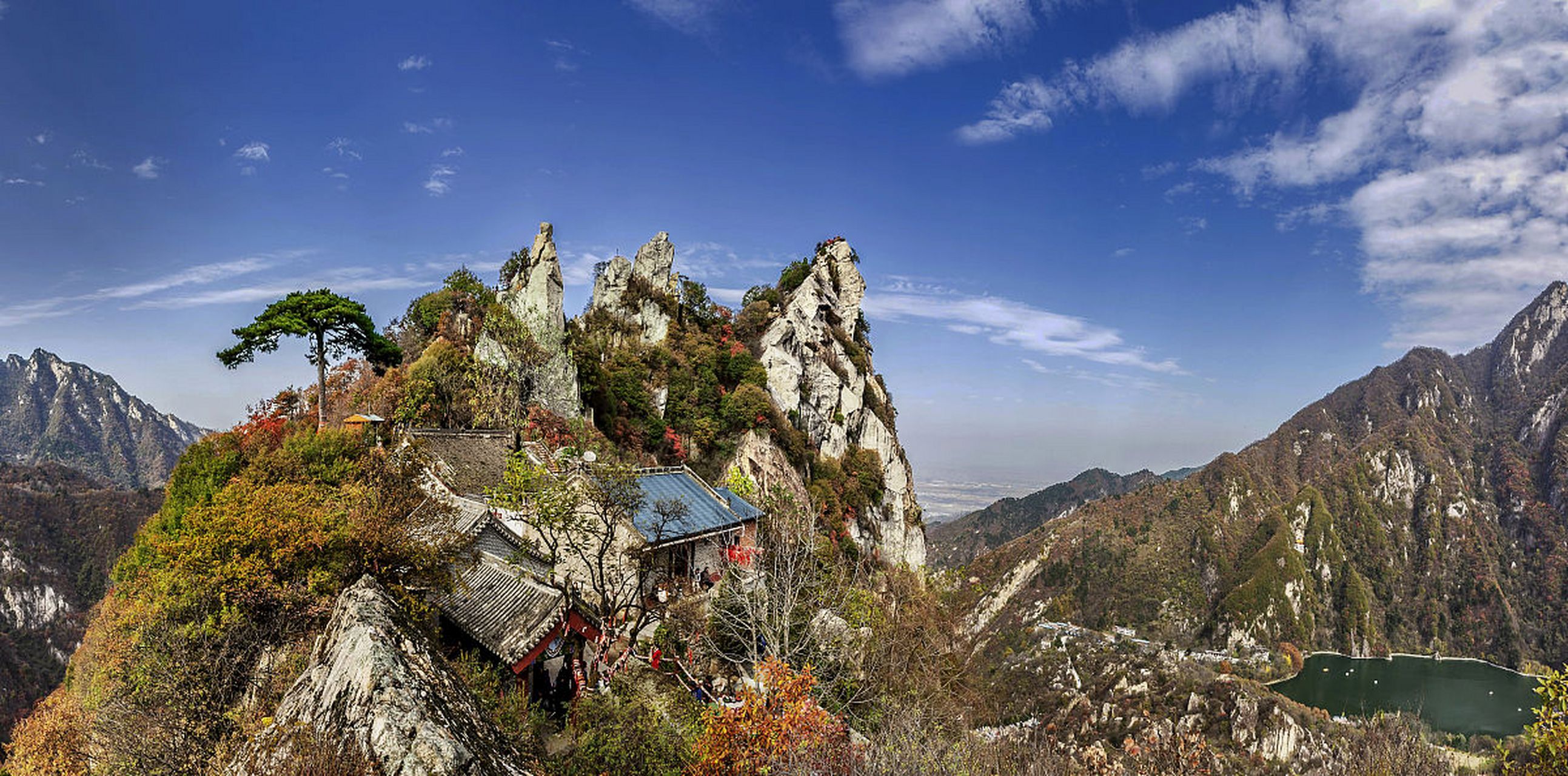 到了终南山,我按照计划前往翠华山.