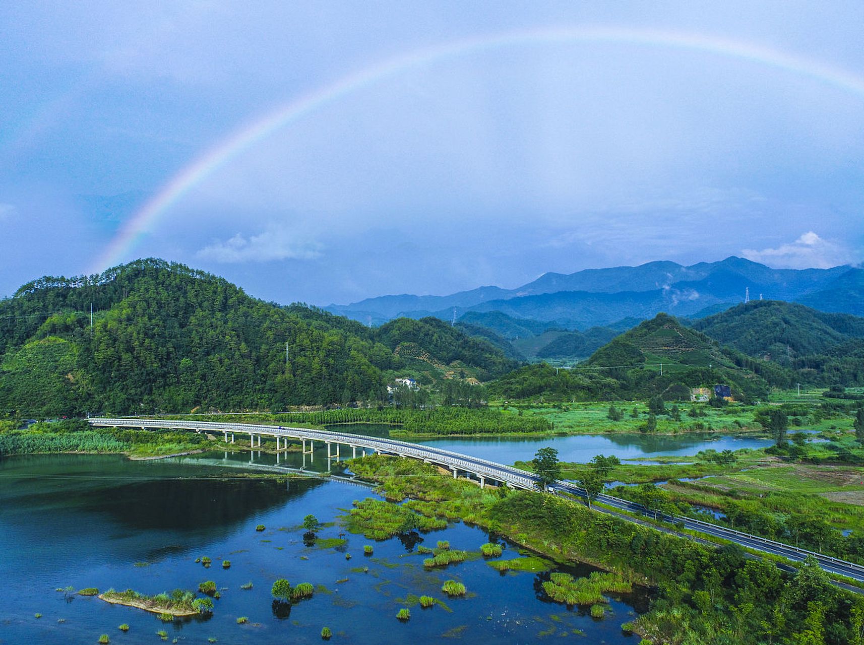 镜头里的春天# 都匀和荔波都位于中国的贵州省,樟江风景区则是这一
