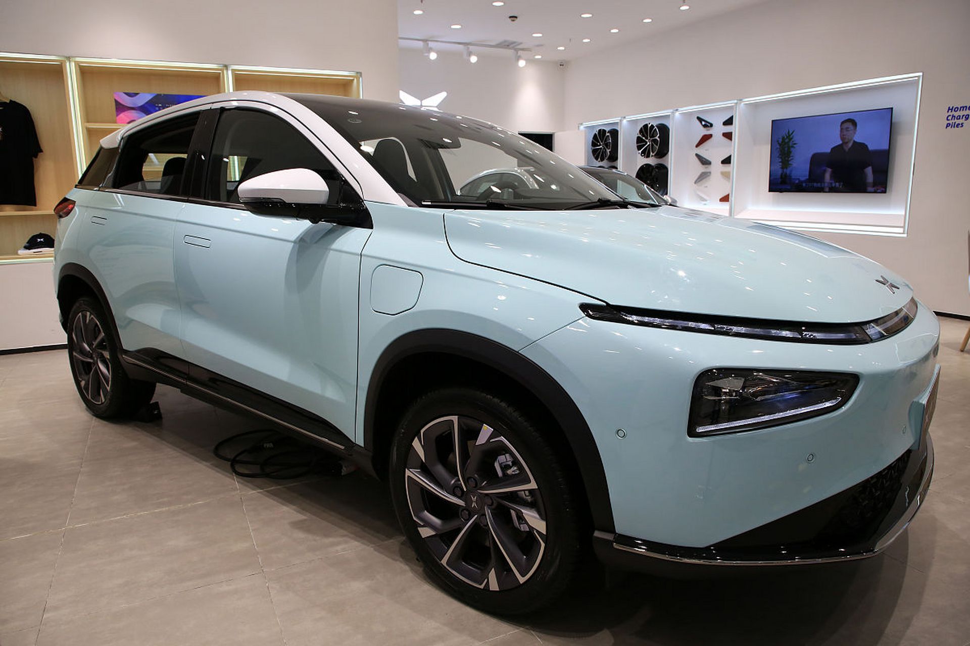 新能源汽车市场即将迎来一位重量级选手——极氪全新suv车型!