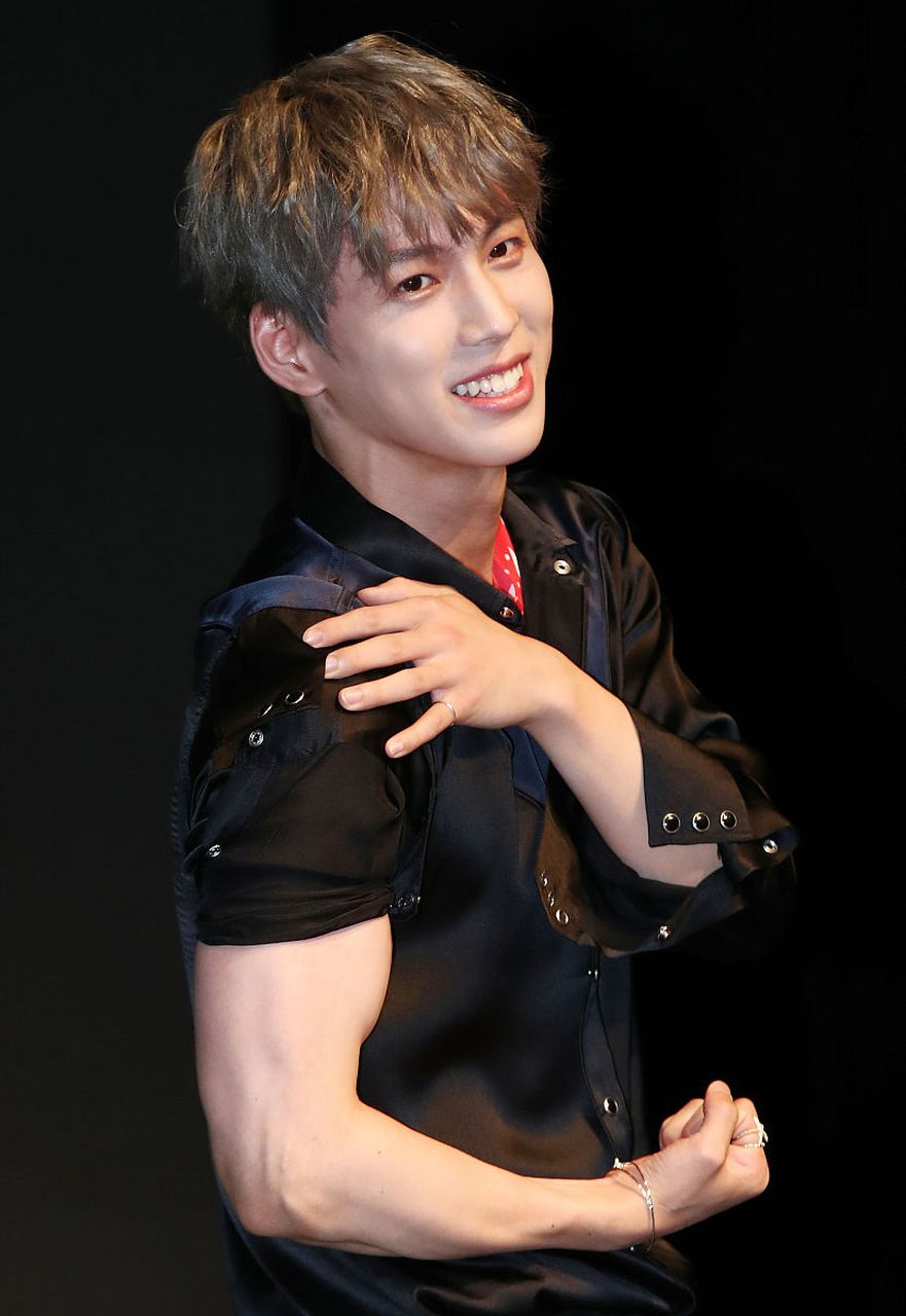 nct成员李楷灿室内抽烟,公司回应了!