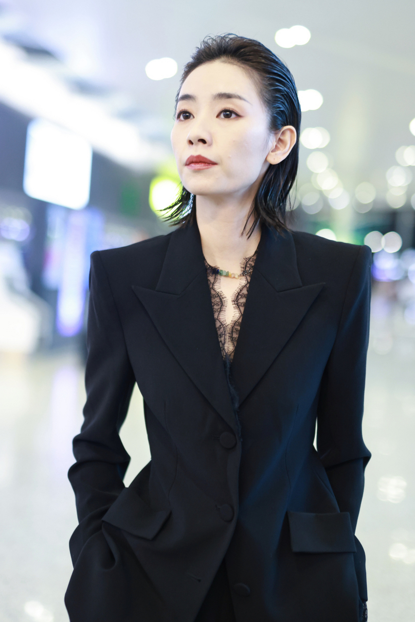 姐姐我上表演课,老师让我模仿,我都会反问为什么?姐姐