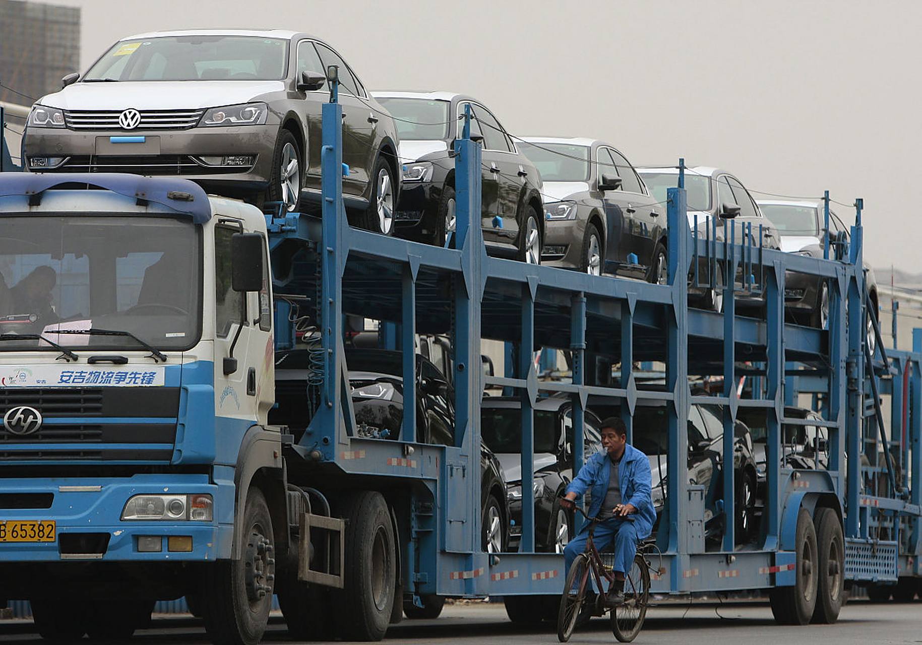 二手车,小汽车,小轿车,长途短途异地运输拖车服务 ,可以多台一起发车