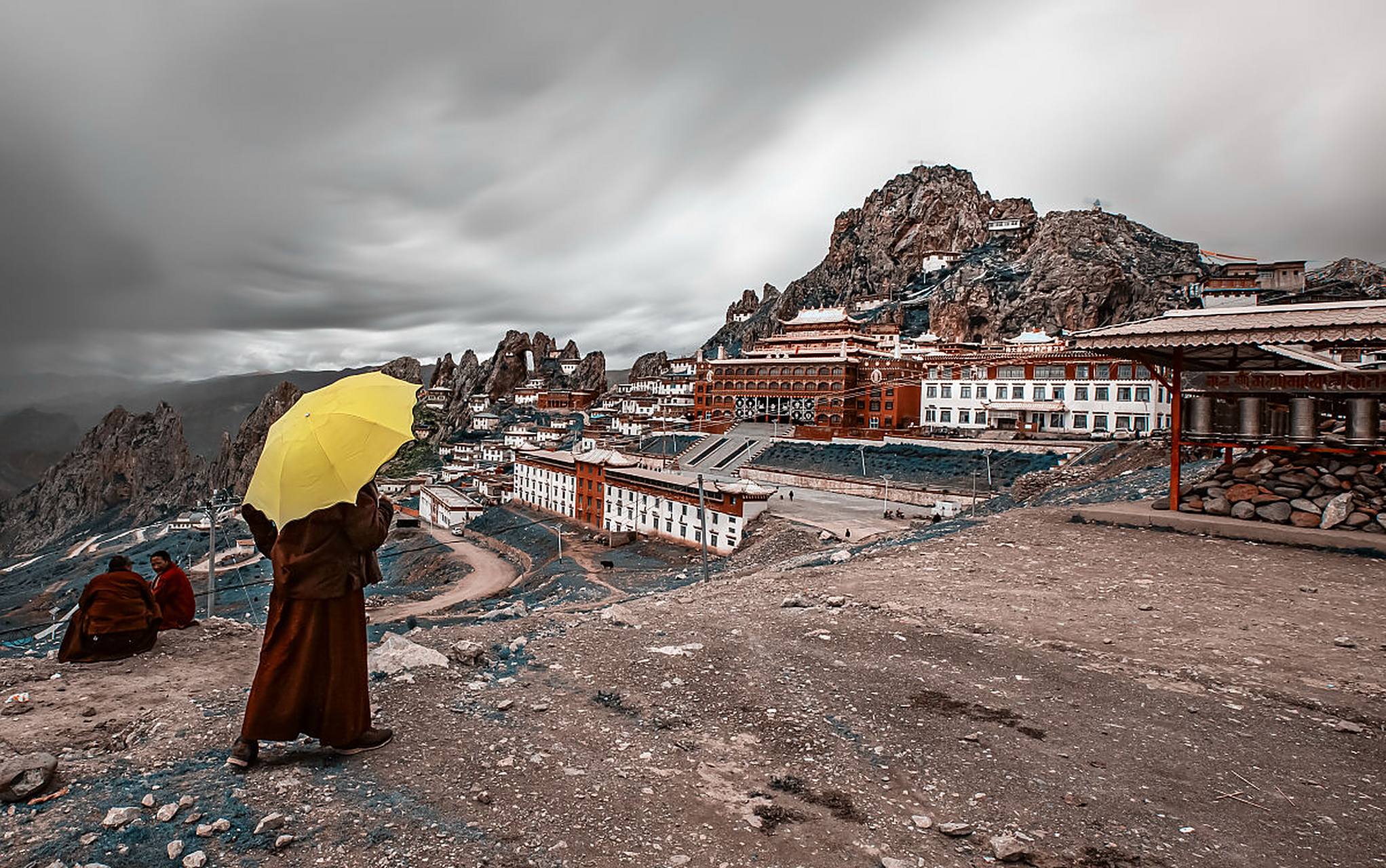 色达是位于四川甘孜藏族自治州东南部的神秘佛教圣地,拥有壮观的佛塔