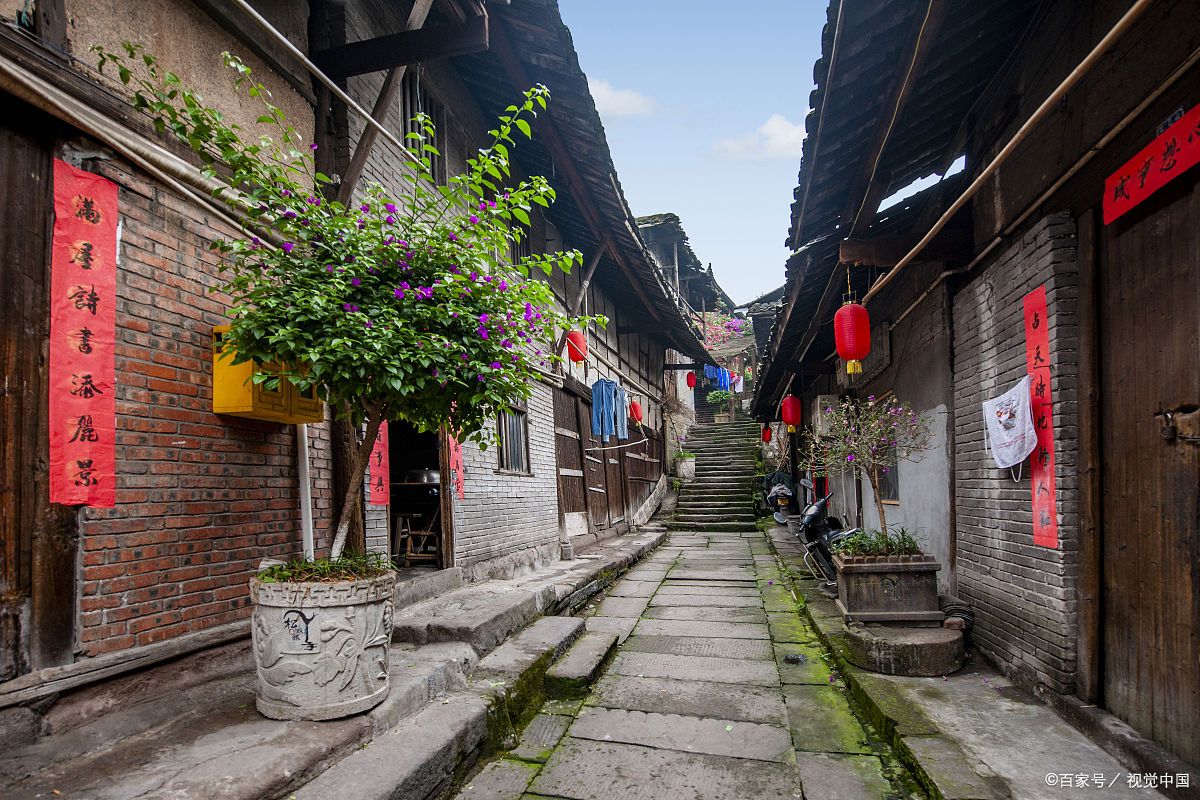 穿越时空的旅行# 永川古镇,坐落于蜿蜒起伏的茶山和葱郁的竹海之间