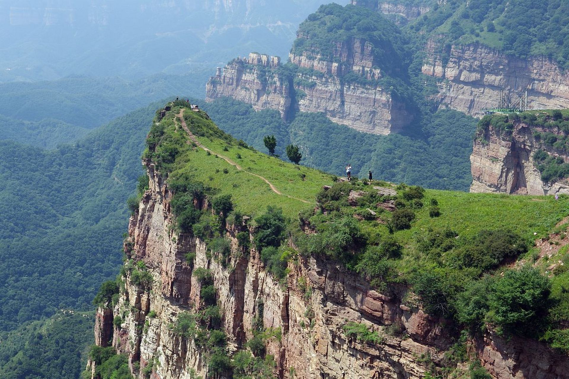 此生必去的避暑之地,中国云丘山,云丘山位于山西省临汾市乡宁县,地处