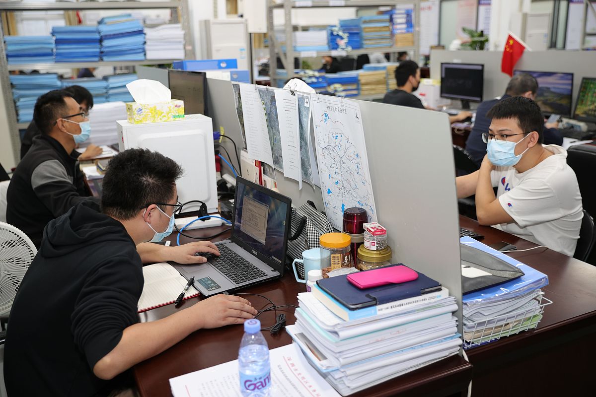 有特别奇葩的现象,新员工进来没有任何培训,直接就把活安排到新人手里