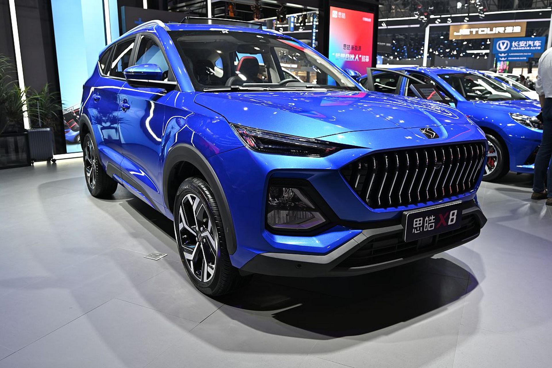 宝马x8渲染图曝光,新车是一款旗舰运动suv,它的外观风格和.