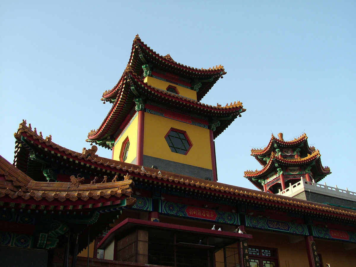 荐福观音寺位于天津市南开区水阁大街,是一座历史悠久的佛教寺庙