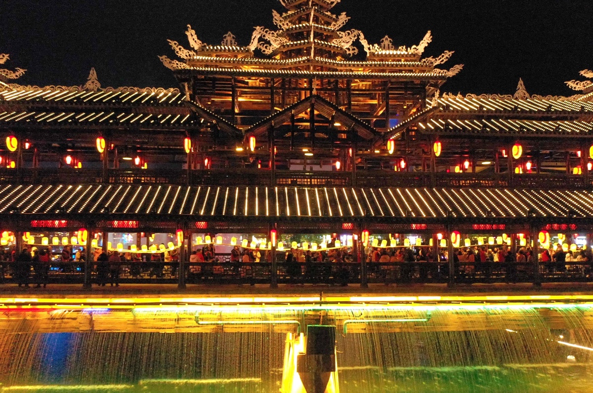 重庆蚩尤九黎城,历史的回声与现代的交融  这次我走进了重庆的蚩尤