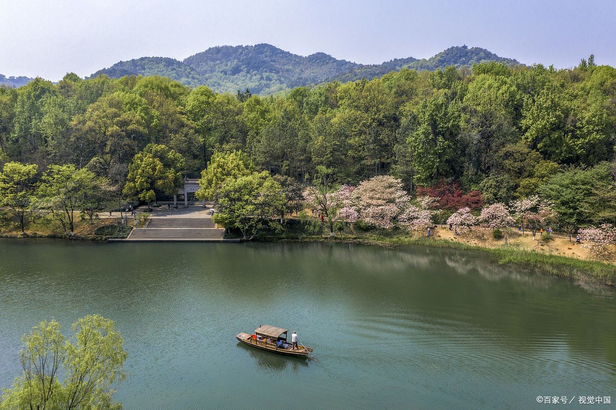 西塞山风景区,这颗镶嵌在湖北省黄石市西塞山区的璀璨明珠,具体坐落于