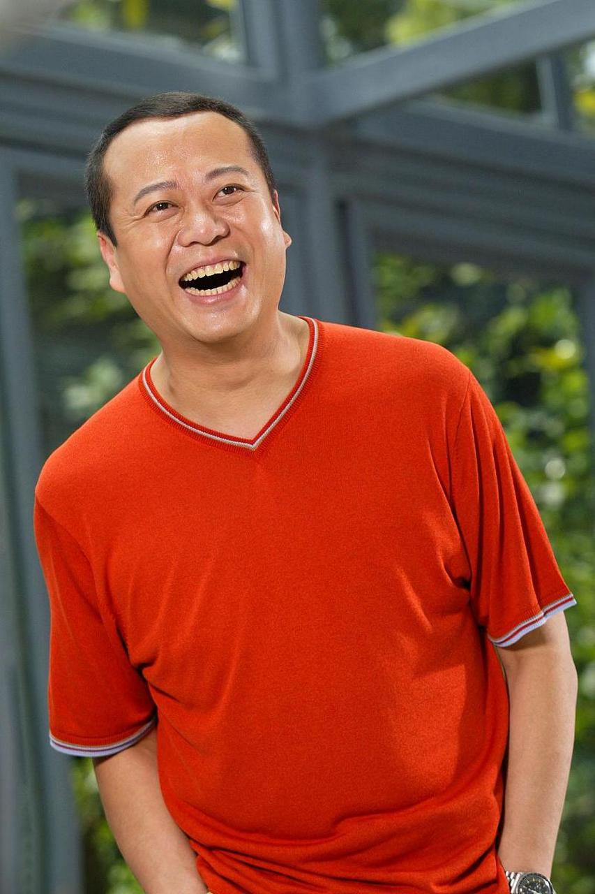 被称为"师奶杀手"的欧阳震华,只要是有他出演的电视剧,收视就会有