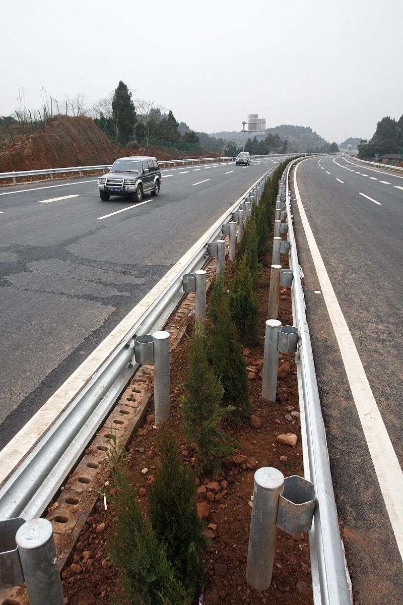 有人专吃黑天跑高速的车,不得不防