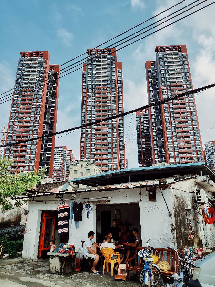 近日,北京朝阳区十八里店乡小武基村完成住宅拆除,成为全市首个启动