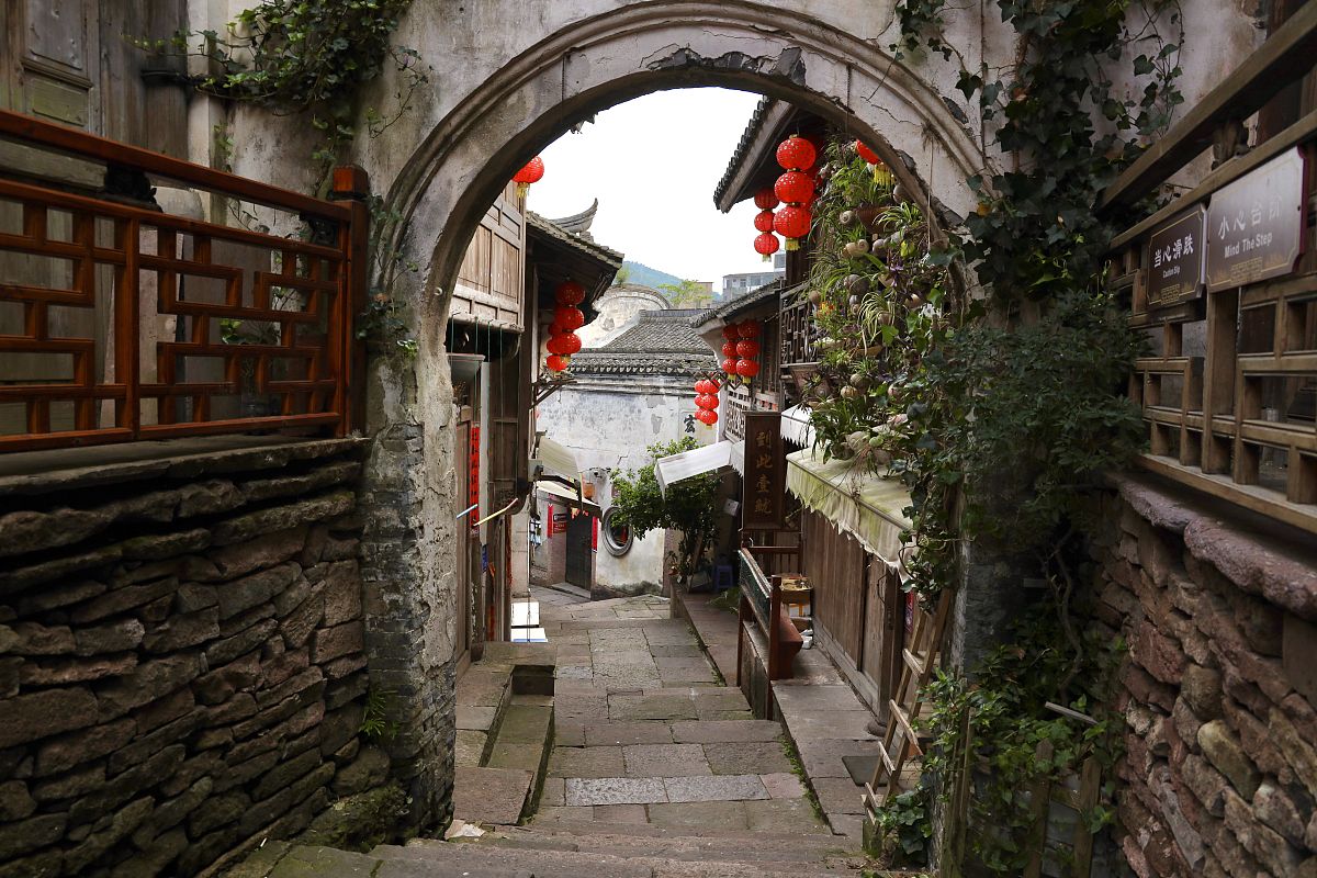 宁波的古街,是这座城市不可或缺.@一涵爱旅拍的动态