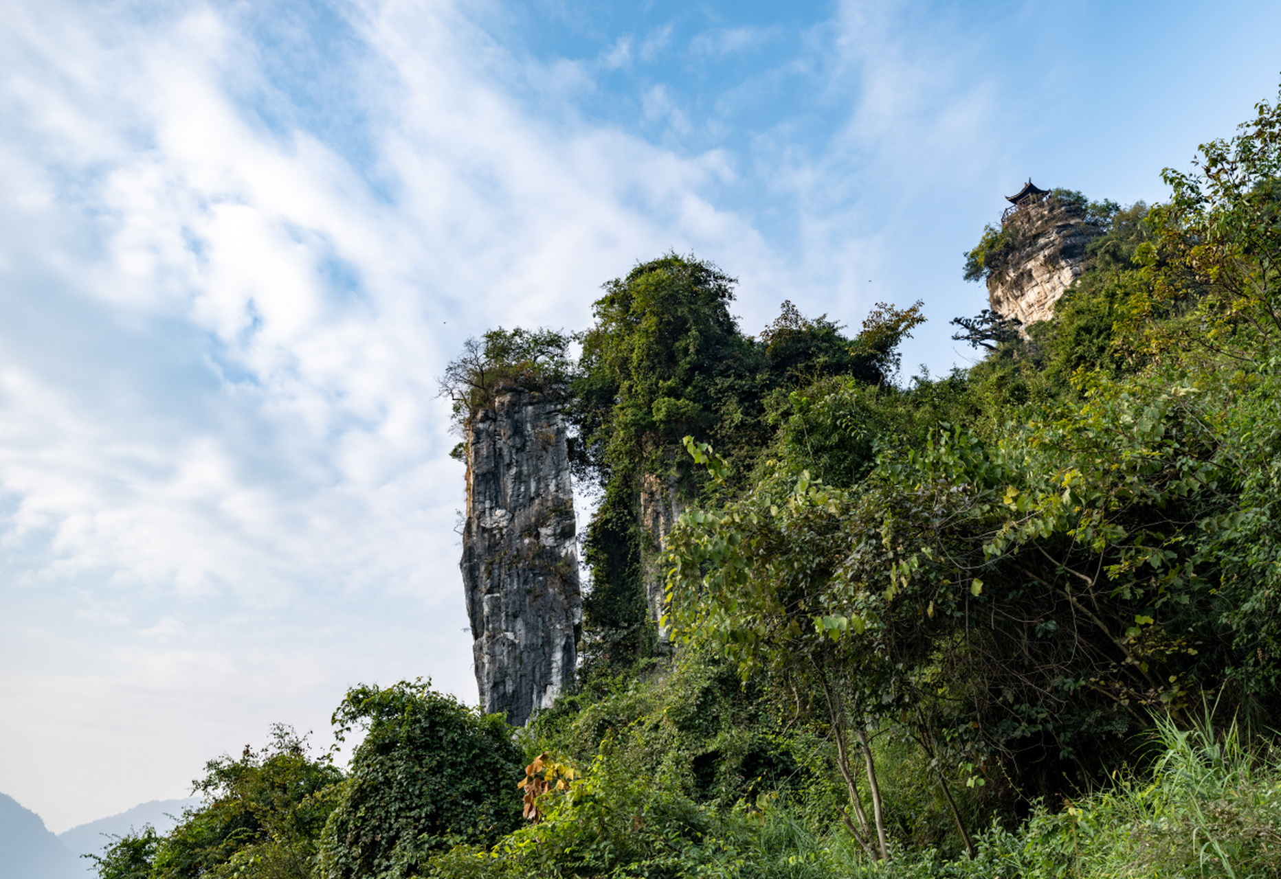防川风景名胜区位于中国,俄罗斯和朝鲜的交界处,游客可以一眼望见三个