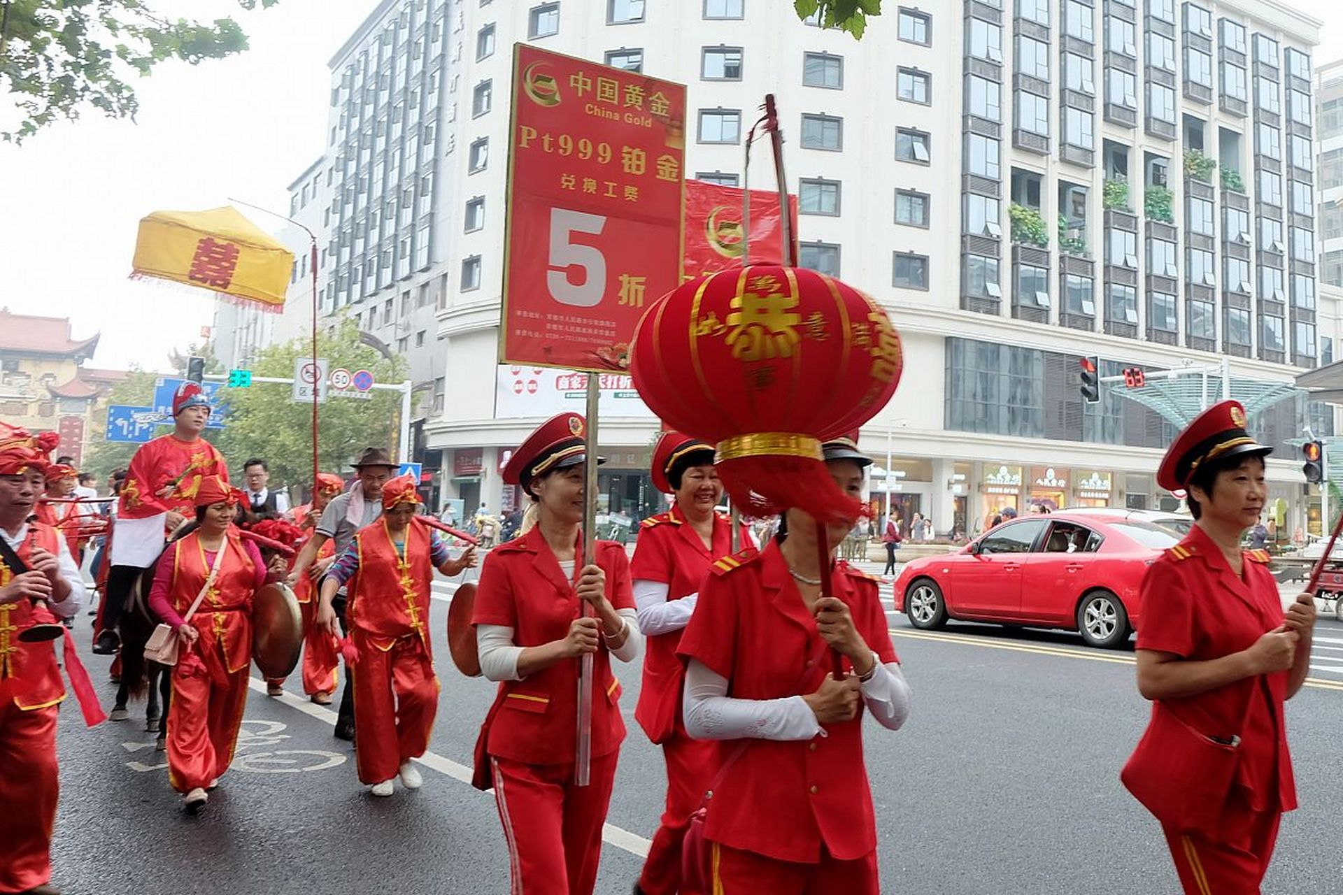西安开业锣鼓队商店开业敲锣打鼓,古代花轿迎新娘"锣鼓声响起来,气氛