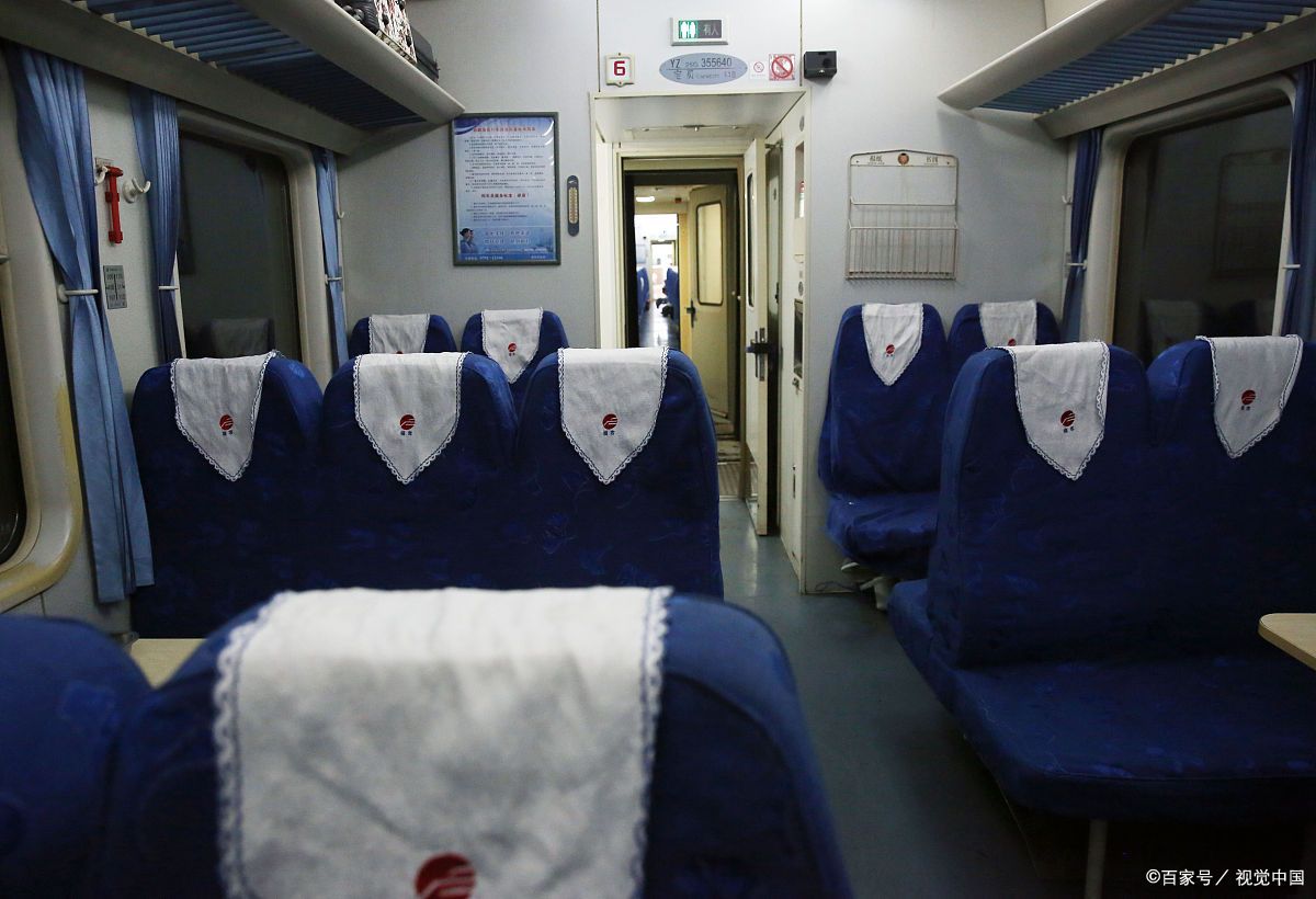 通常有118个座位,座位绿皮火车内部图片火车车厢绿皮火车硬座绿皮火车