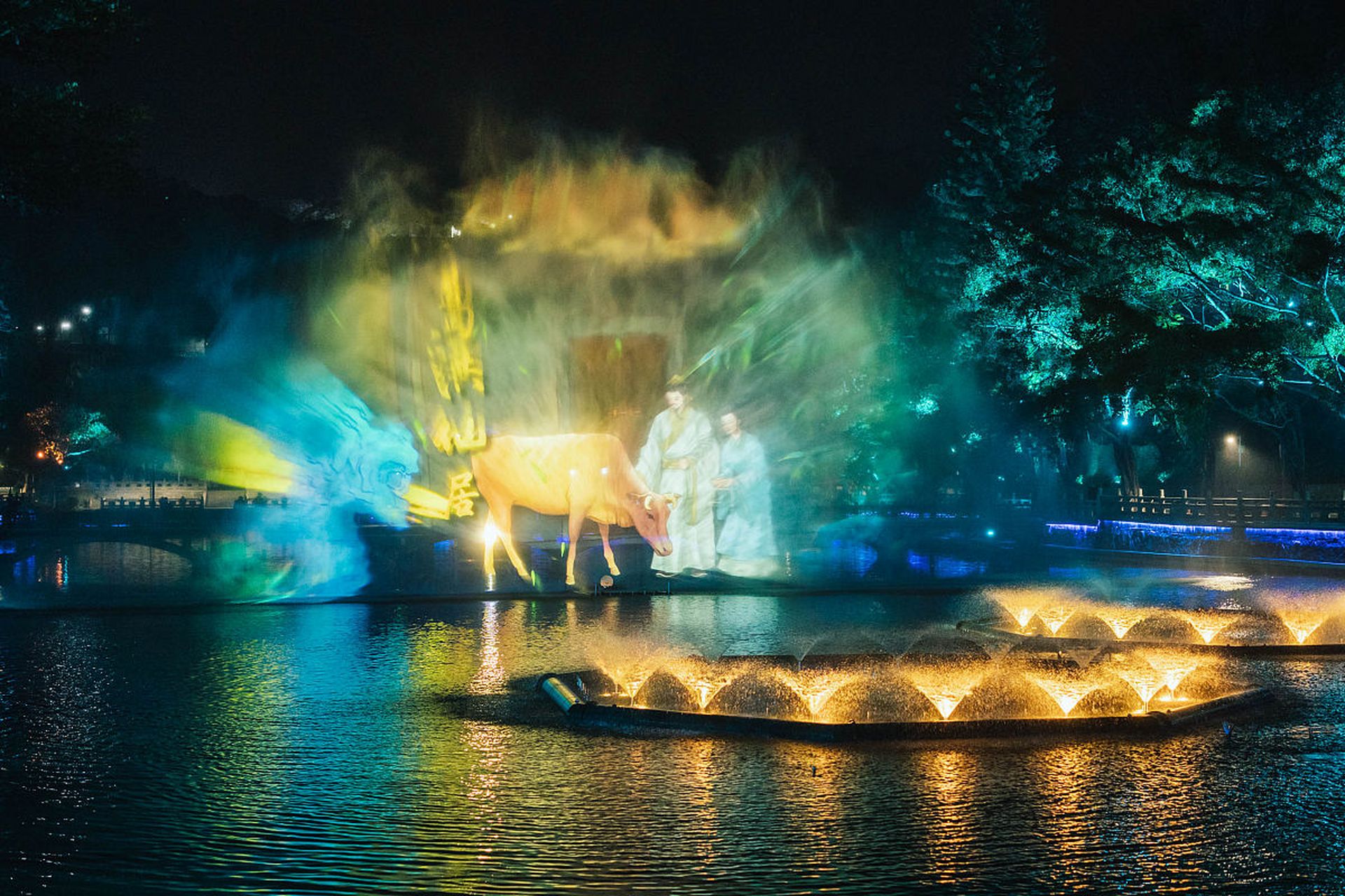 凤鸣湖大型水幕喷泉图片