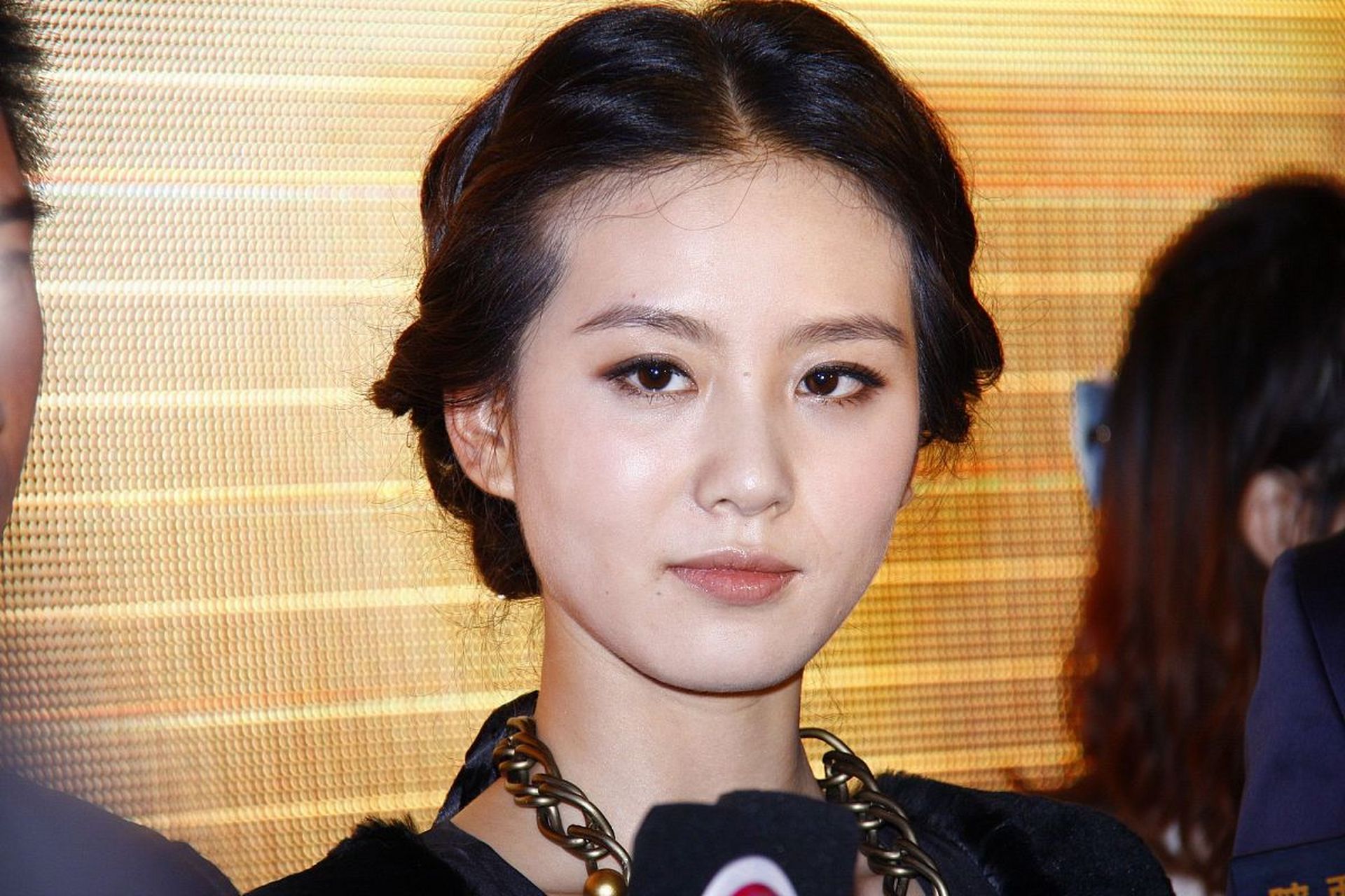 刘诗诗,也算是,笑起来,比不笑更好看吧?