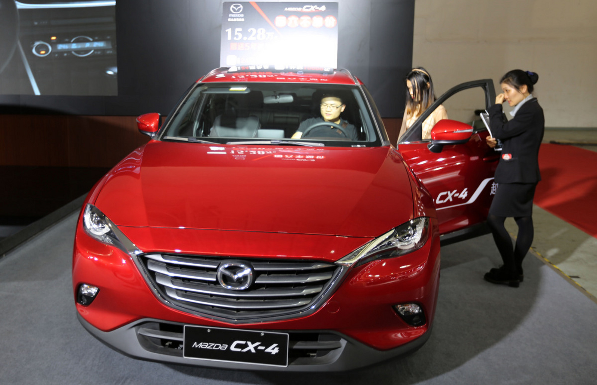 4:融合动感与实用性的suv