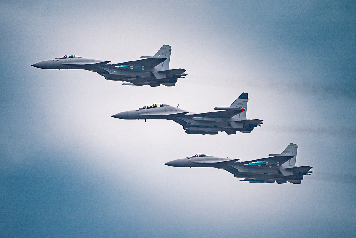 辽宁舰甲板已全部换装歼