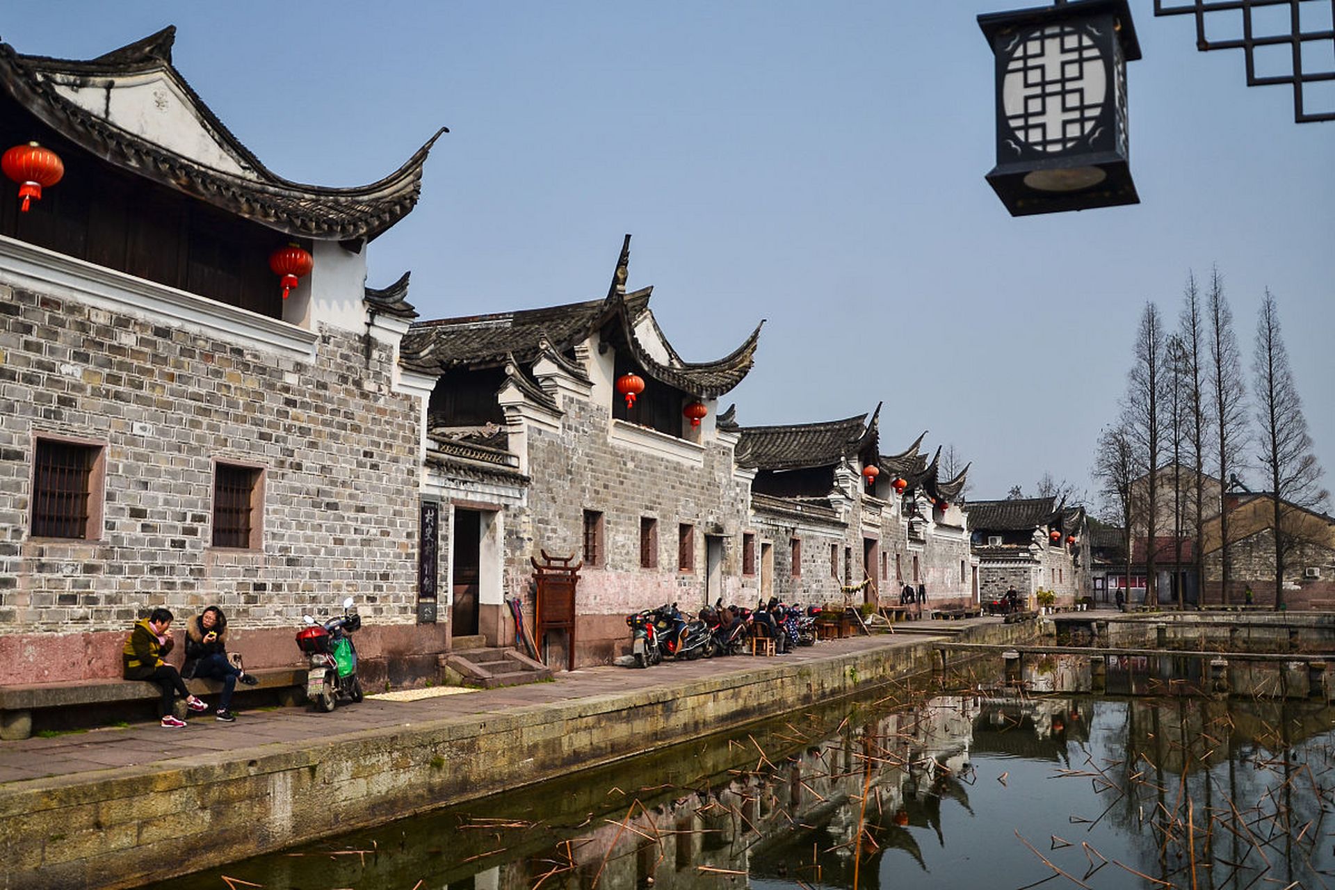 唐模古村:风雅山水田园,徽派古建长廊  唐模古村,位于安徽省黄山市,是