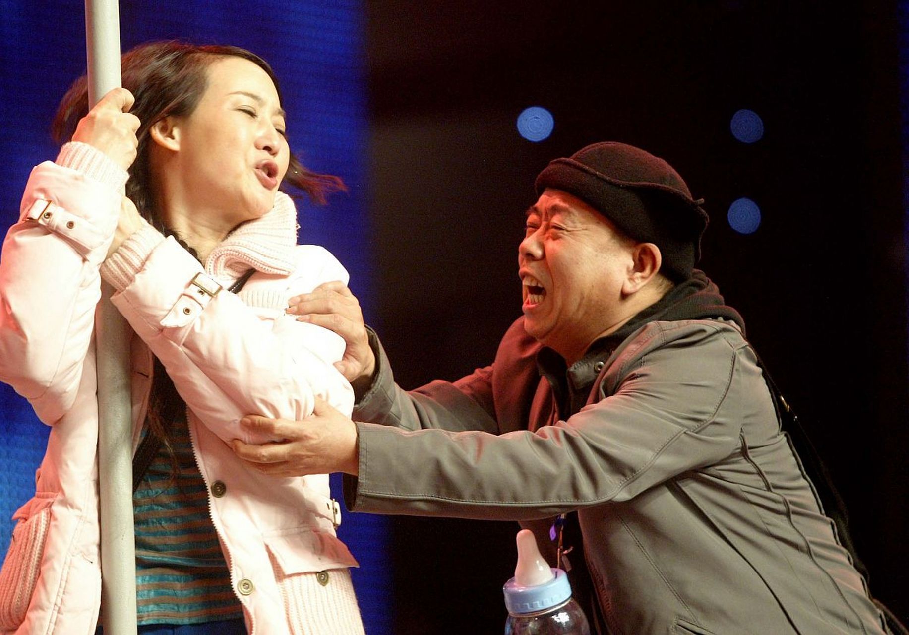 搞笑小品《勇敢做自己》  在2024东方卫视春晚上,宋小宝和柳岩的合作