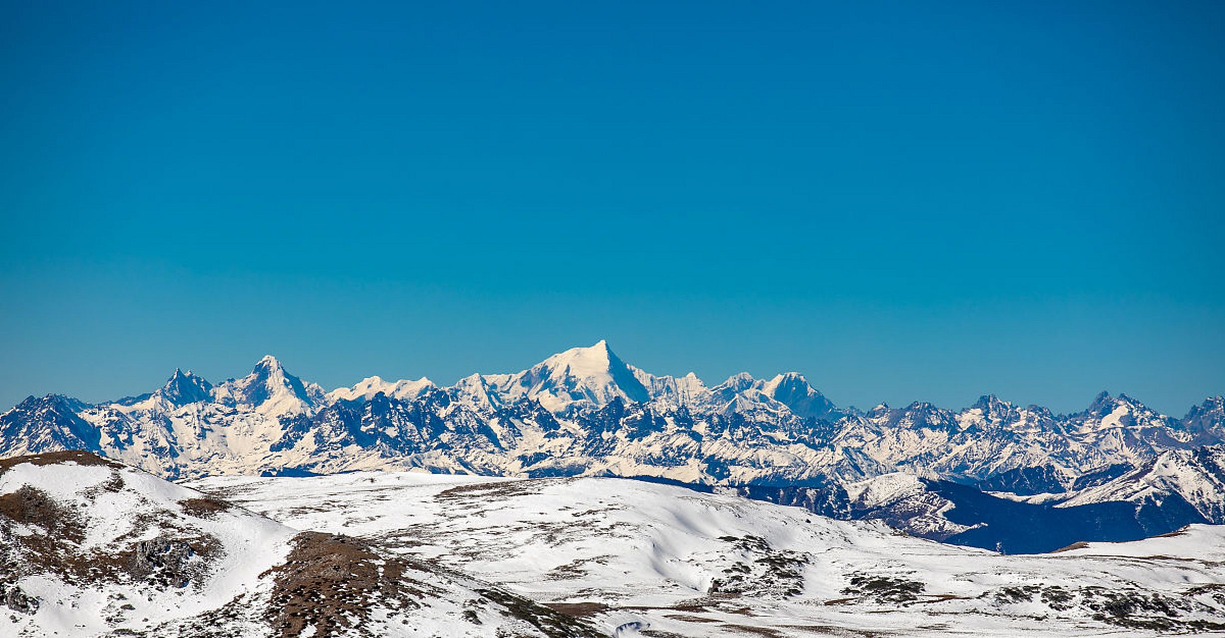 高山晶莹雪图片