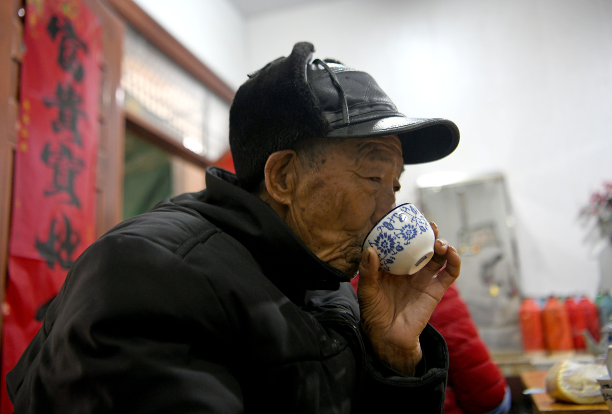 食疗治百病秘方大全,每天1个方子照着吃,百病不侵!的简单介绍