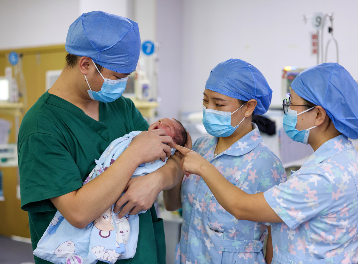 医院的大门对于真正需要治疗的人来说是希望之门,对