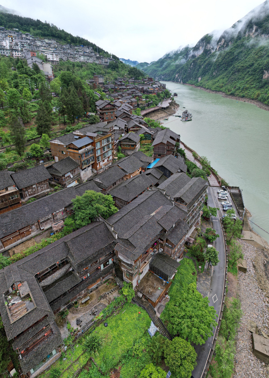 青木川古镇等你揭秘古老建筑背后的故事;石门栈道风景区带你穿越红叶
