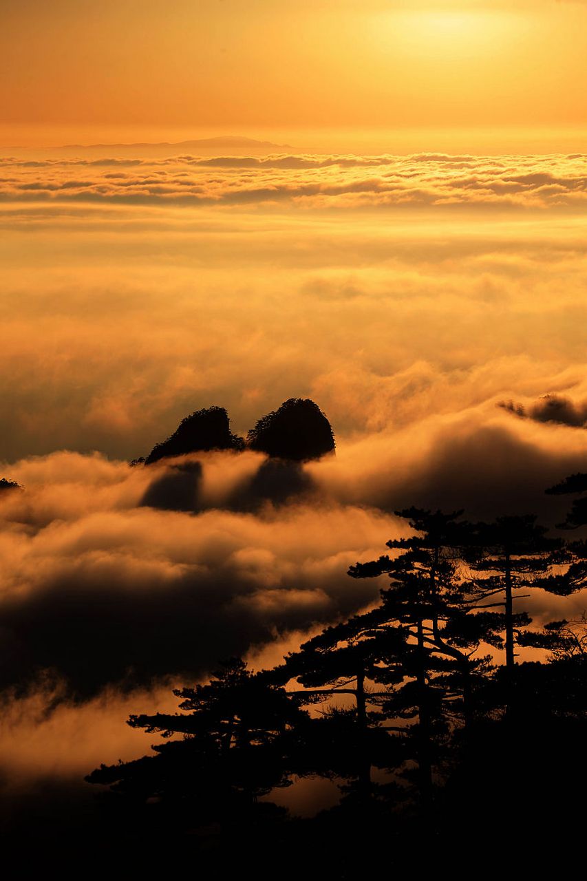 "想要一睹中国最美的山脉风光吗?来黄山!