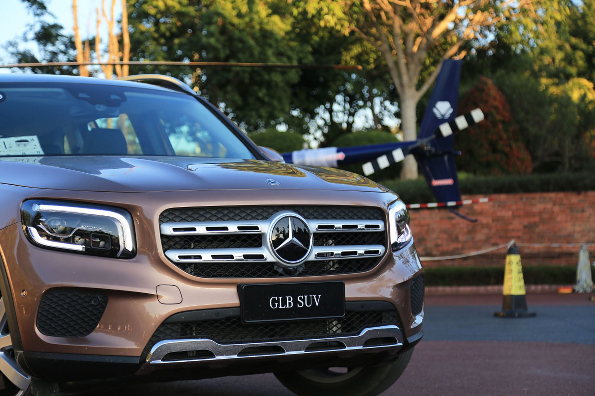 我们今天继续深入探讨奔驰glb amg这款备受关注的车型.