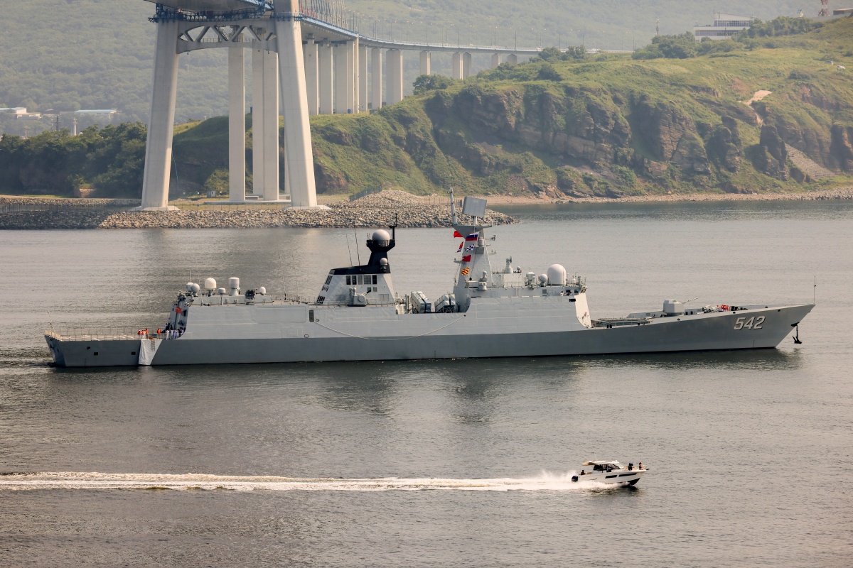 美国双重标准暴露无遗:对中俄海军巡航的虚伪回应