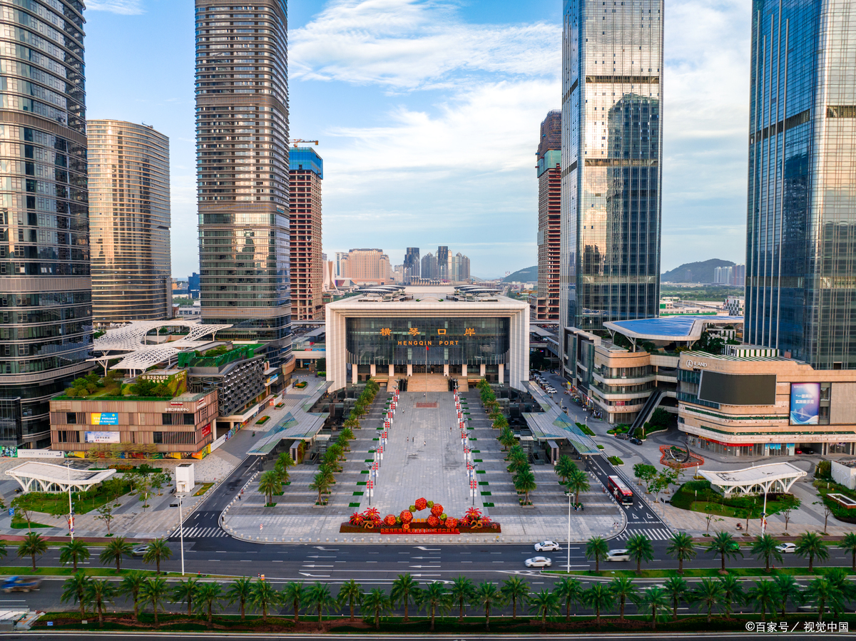 珠海作为与澳门紧密相连的城市,设有多个口岸方便两地人员往来