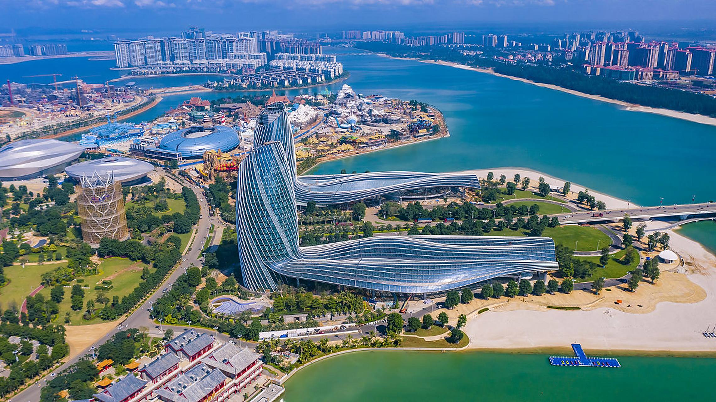 恒大海花岛是一座位于中国海南岛的综合性度假胜地,它拥有世界级的