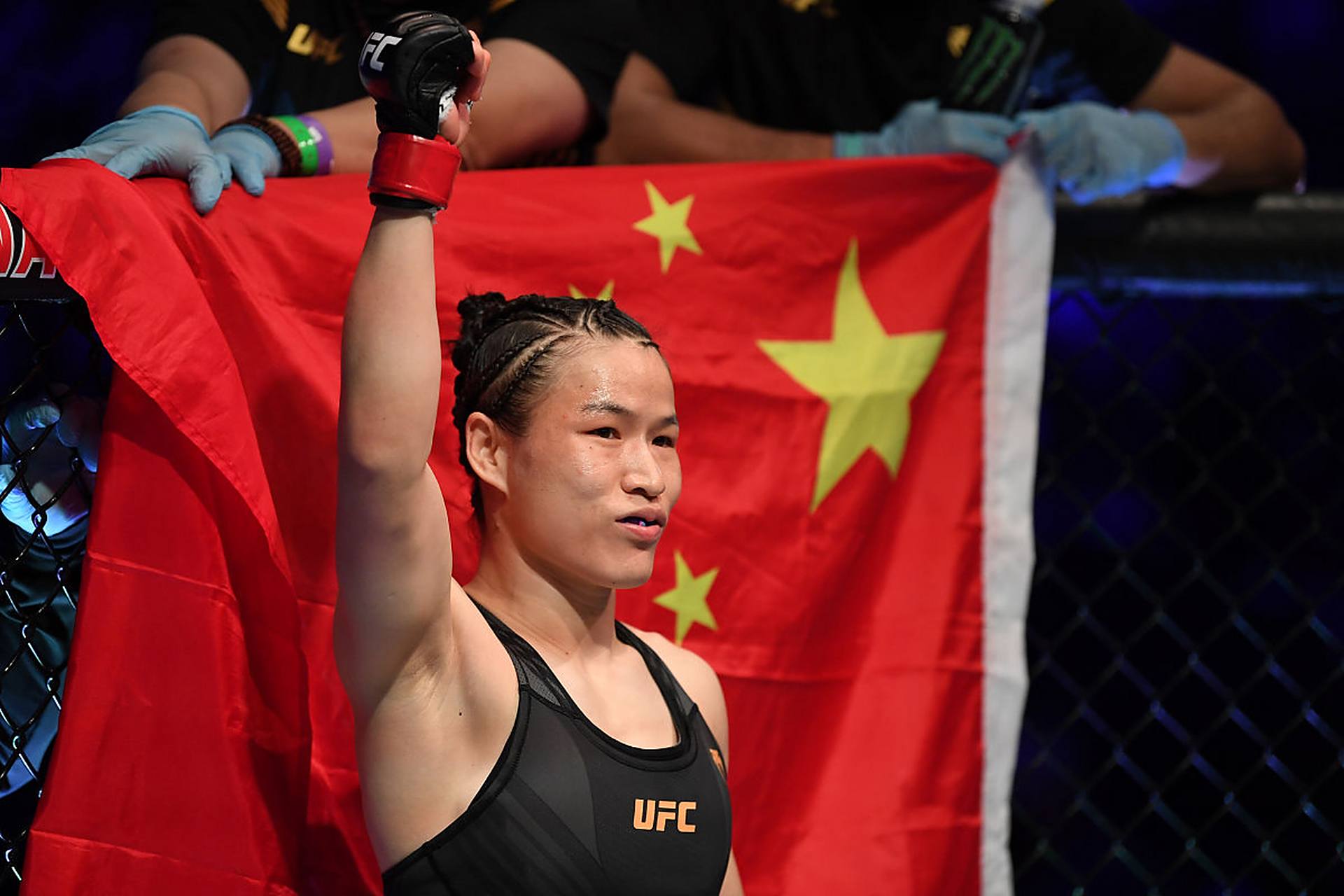 "火"丽"全开,碾压式夺冠,张伟丽成功击败莱莫斯卫冕金腰带!