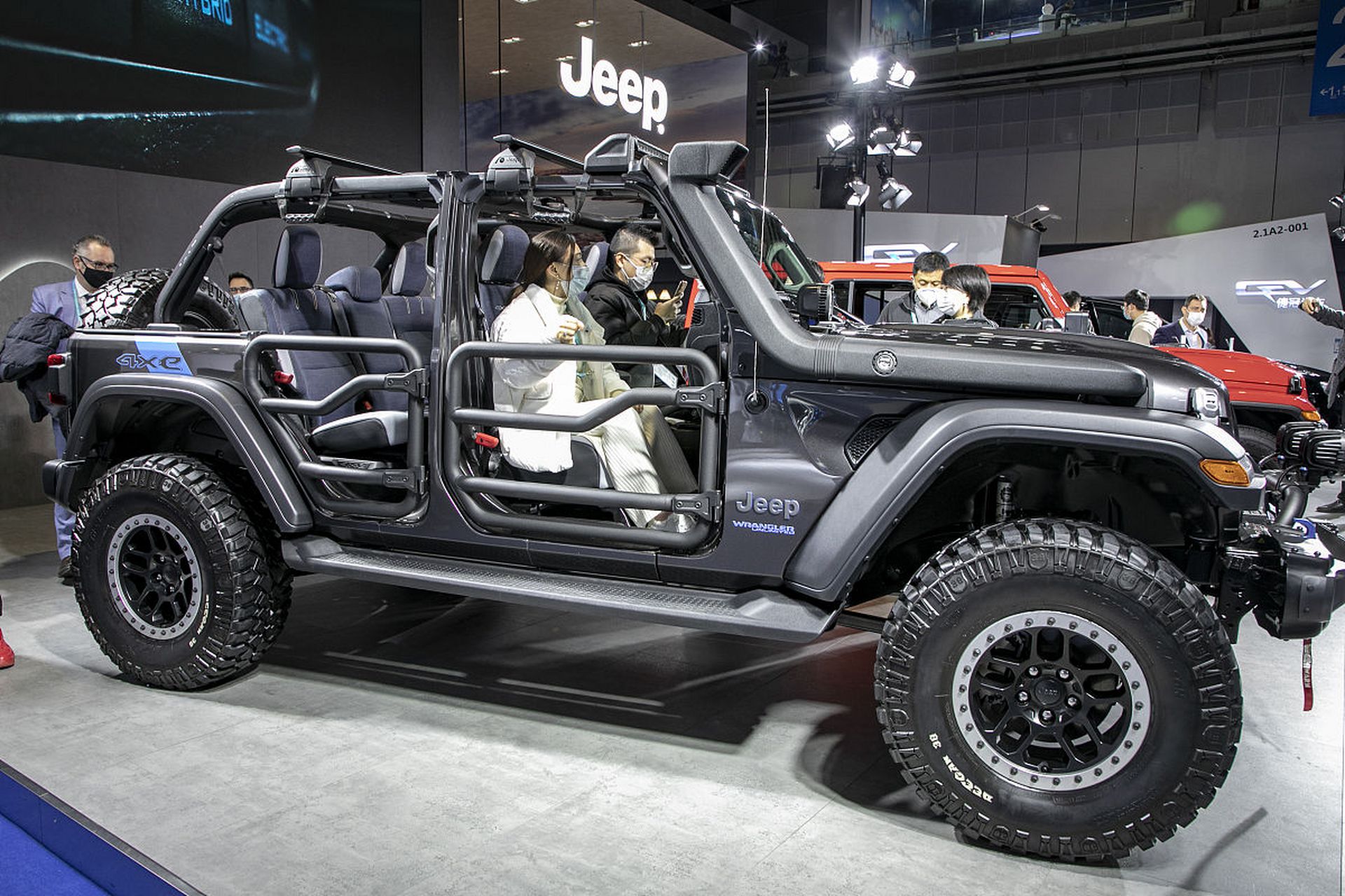 在深入了解jeep牧马人的同时,我们再深入聊聊这个品牌的背景.