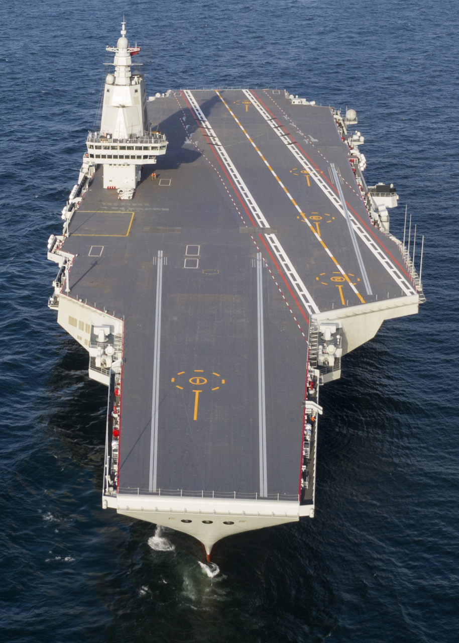 我们为什么不建造大于10万吨的航母?  世界最大的船是我们建造的.