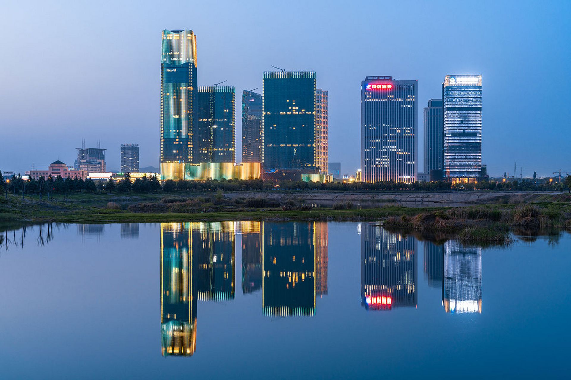 有耐心有些生意很小,大部分老板或业 务员有耐心反复确认并接单 2.