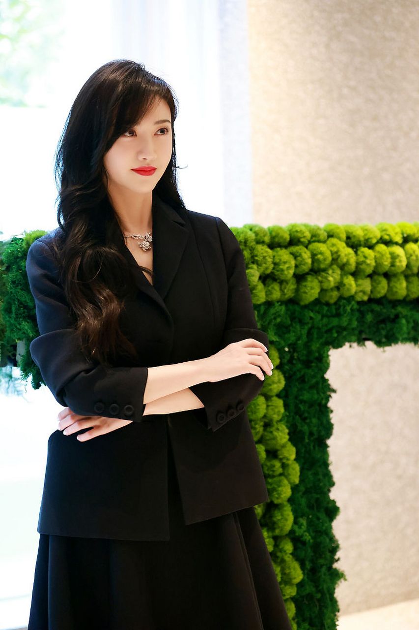 李微敖向景甜致歉#  近日,张继科借钱欠债及传播景甜隐私视频一事