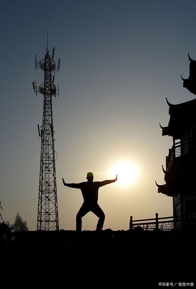 中年人设超出原先预计,身不由己的在周围影响下,被